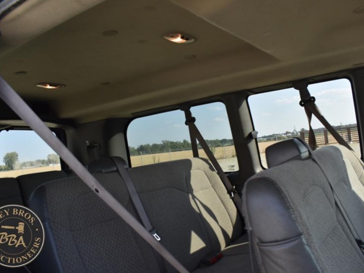2019-chevrolet-express-2500-image-23