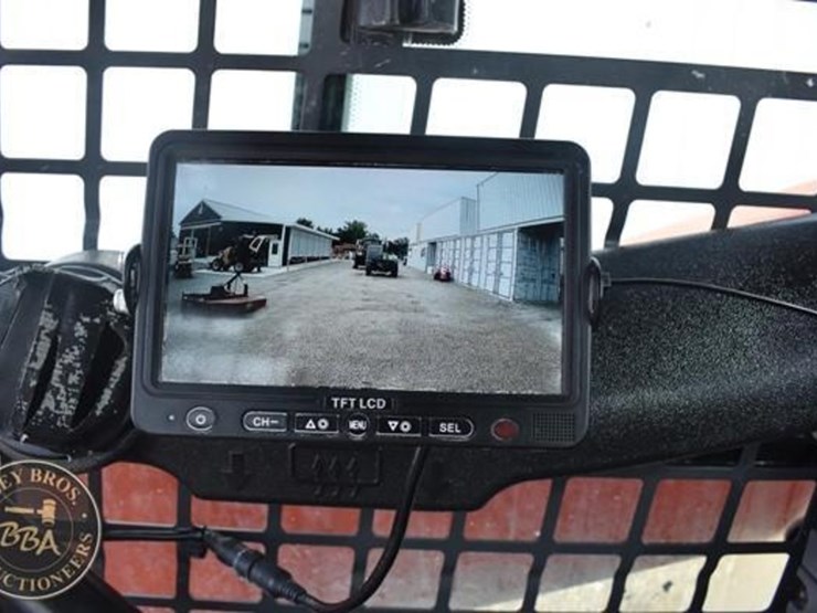 2017-kubota-ssv65-image-43
