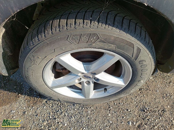 2016-ford-explorer-xlt-image-23