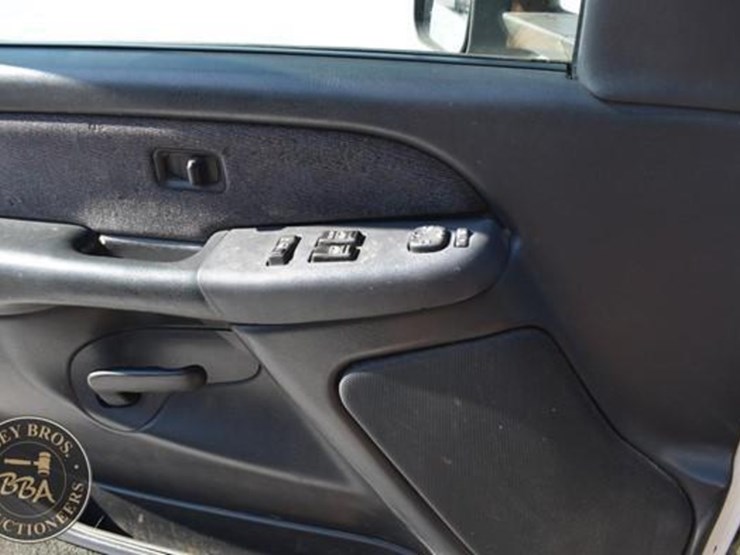 2002-gmc-sierra-2500hd-image-46