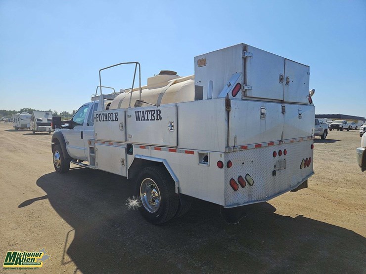 2011-ford-f550-image-3