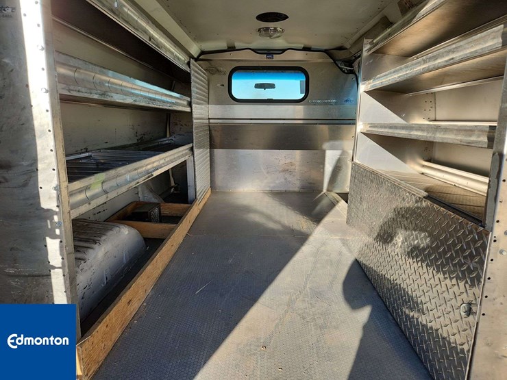 2012-ford-cargo-image-28