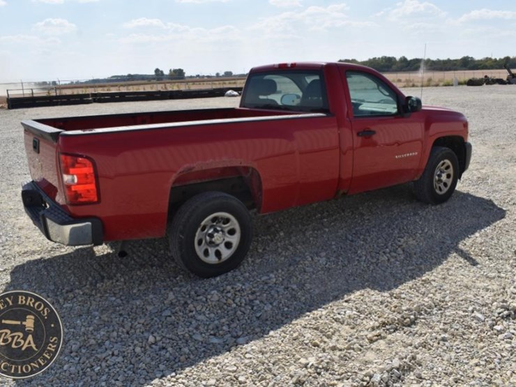 2010-chevrolet-silverado-1500-image-6