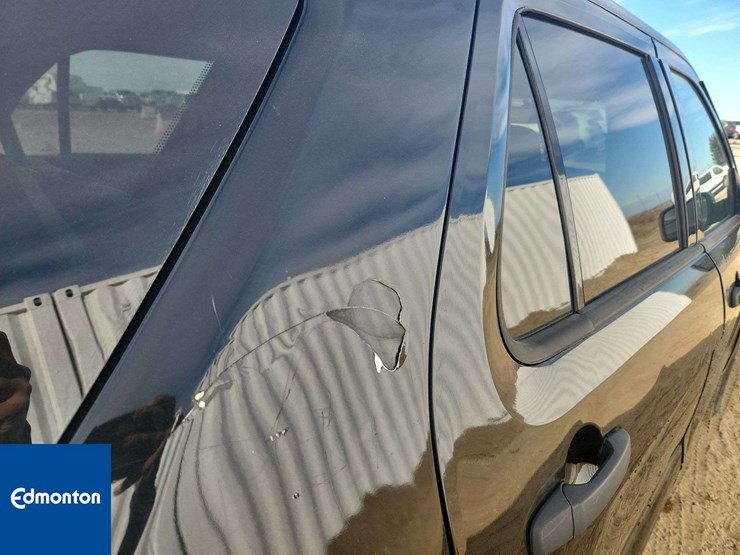 2016-ford-explorer-image-41