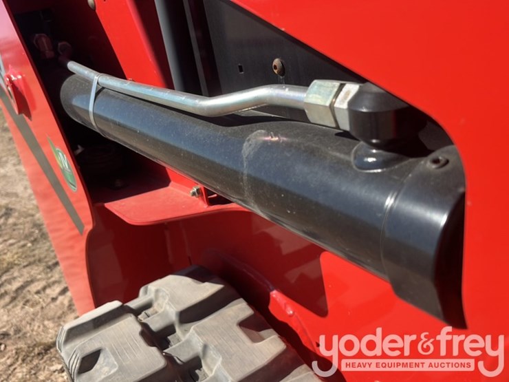 2023-manitou-1050rt-image-34