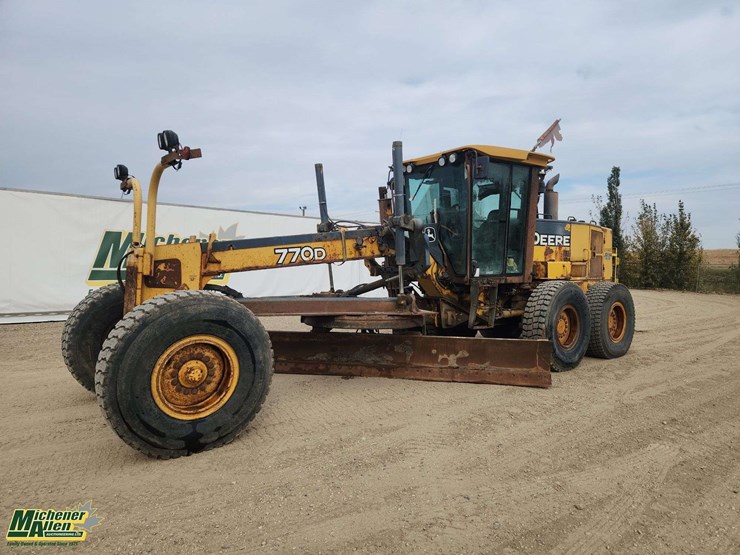 2006-deere-770d-image-1