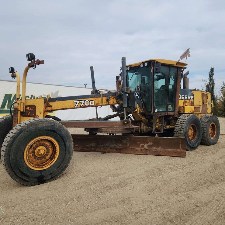 2006 DEERE 770D