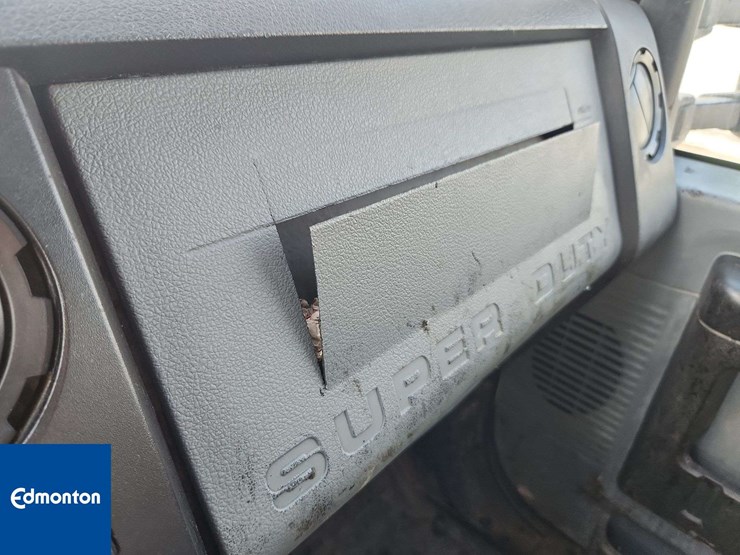 2013-ford-f550-image-36
