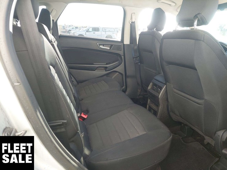2016-ford-edge-image-16