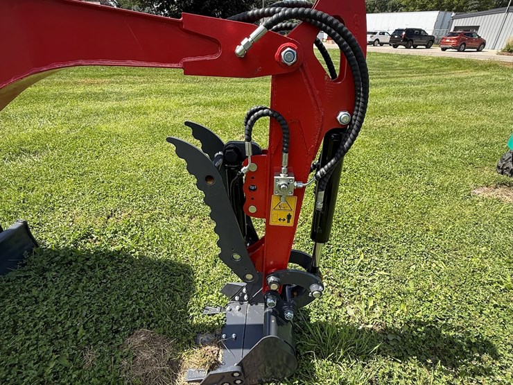 #613-•-2025-cfg-industrial-qk20r-hydraulic-track-type-mini-excavator-image-3