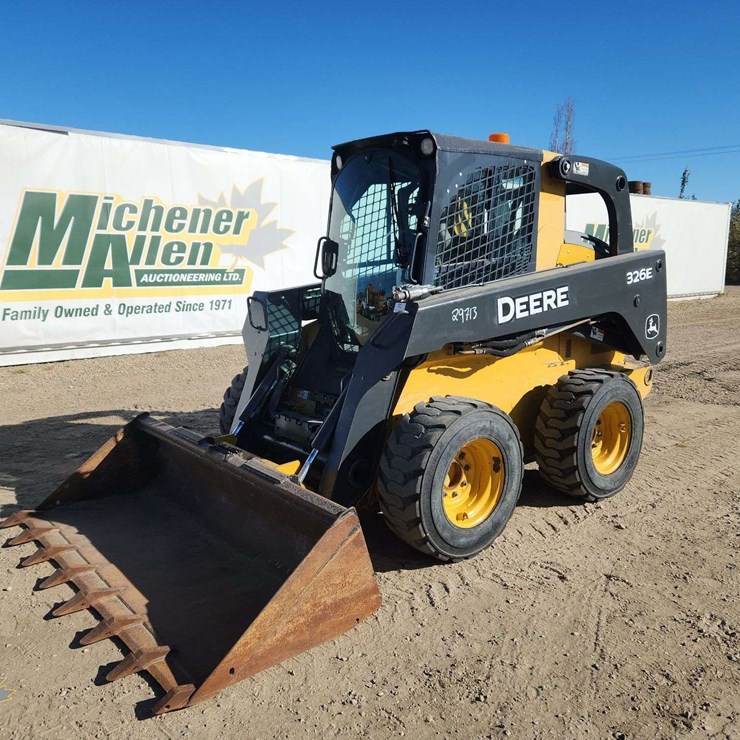 DEERE 326E