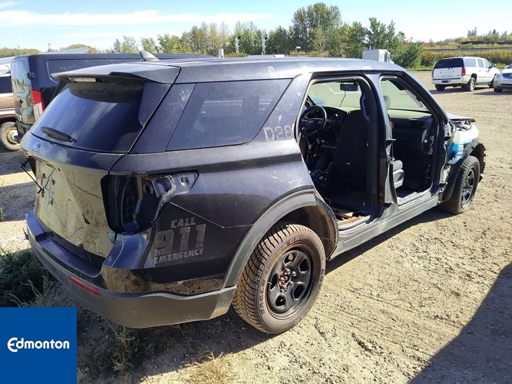 2021-ford-explorer-image-3
