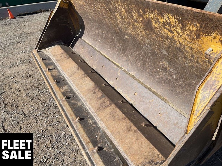 2016-deere-410l-image-17