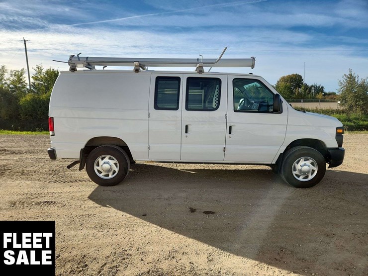 2012-ford-cargo-image-21
