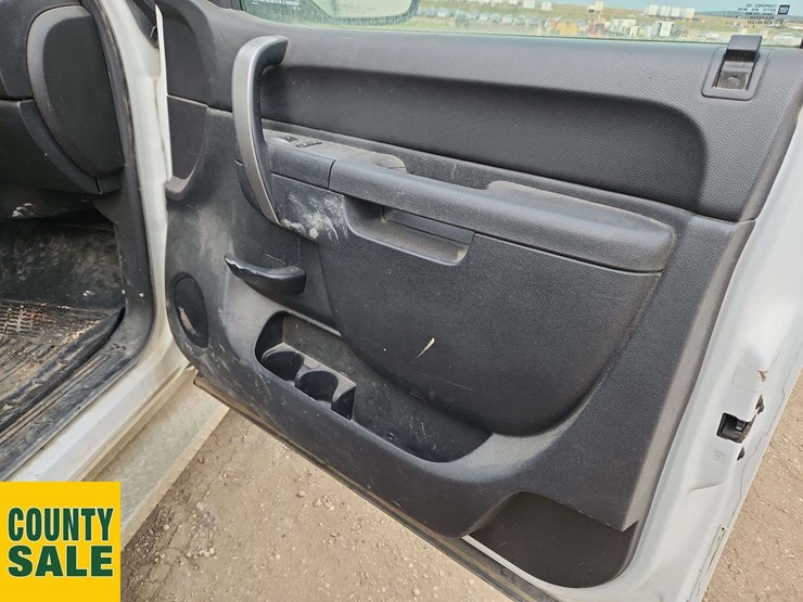 2013-chevrolet-silverado-1500-image-25
