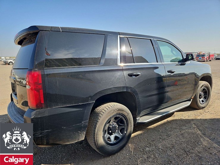 2015-chevrolet-tahoe-image-4