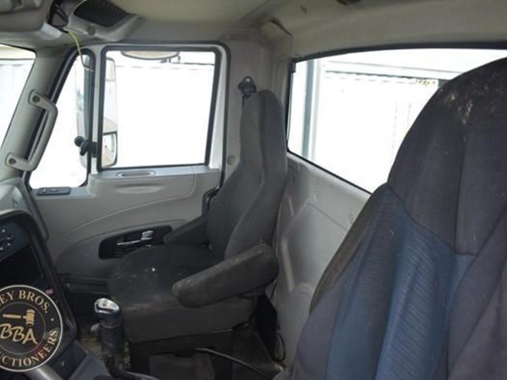 2014-international-prostar-image-46