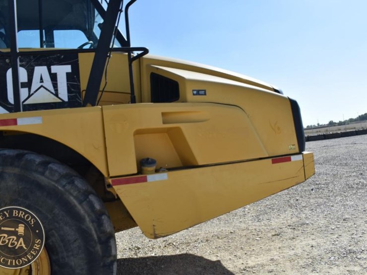 2012-caterpillar-740b-image-61