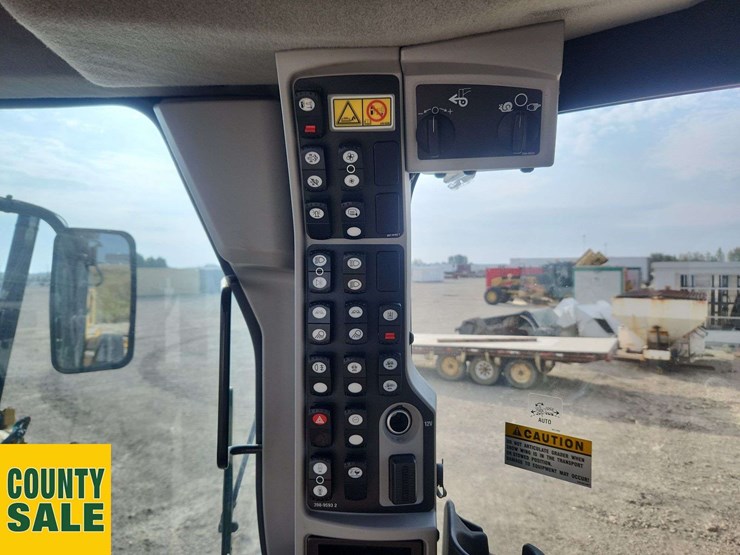 2020-caterpillar-150-awd-image-13