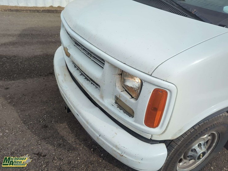 2001-chevrolet-express-3500-image-39