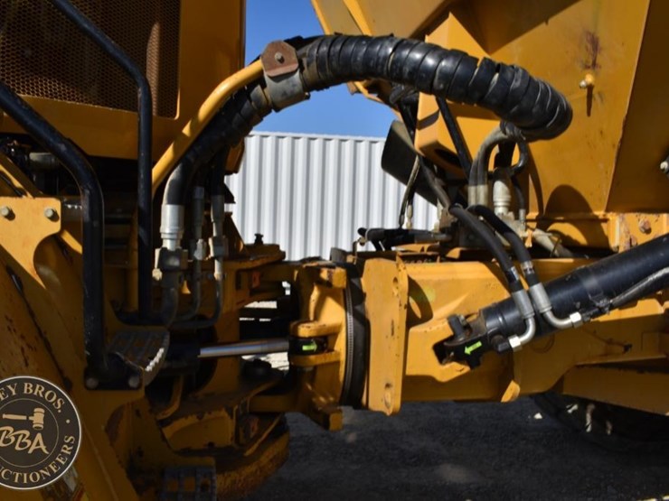 2012-caterpillar-740b-image-63