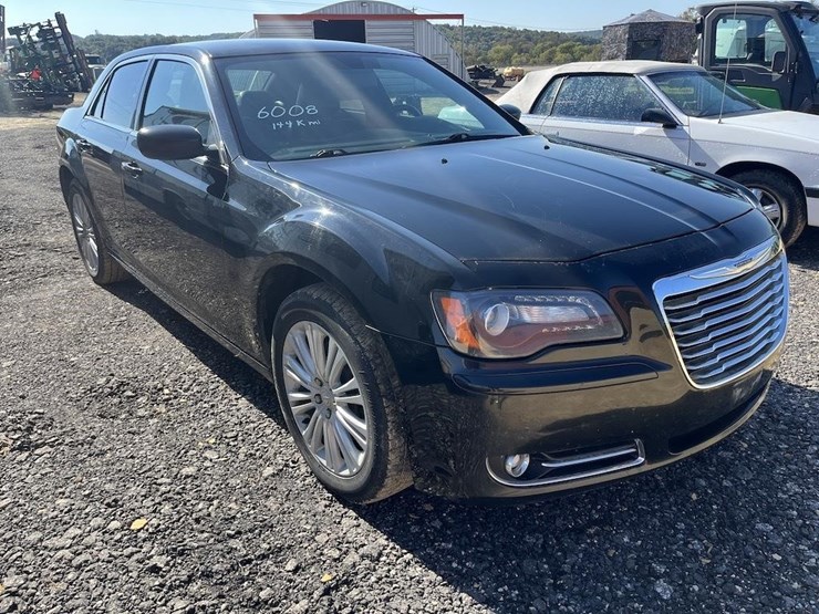 2012-chrysler-300-s-image-4