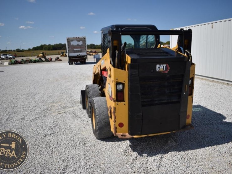 2019-caterpillar-242d3-image-14