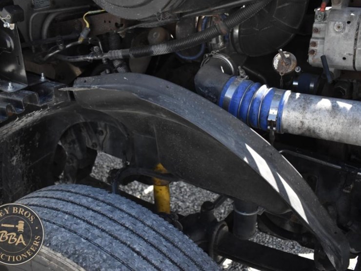 2003-freightliner-columbia-120-image-55