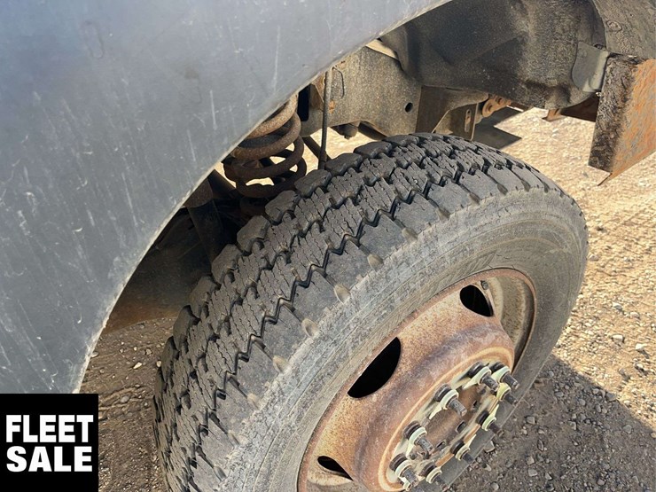 2012-ford-f550-image-10