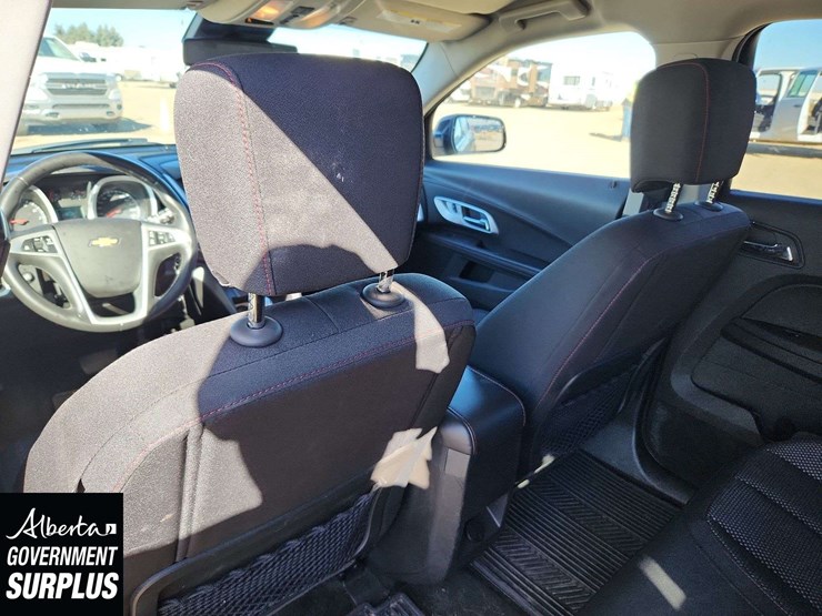 2015-chevrolet-equinox-lt-image-15