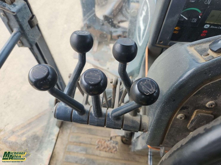 2006-deere-770d-image-14
