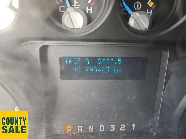 2013-ford-f550-image-22
