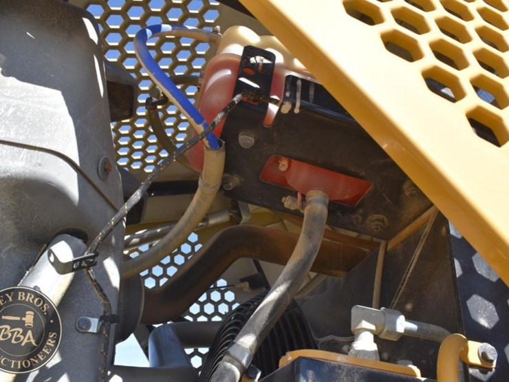 2014-caterpillar-982m-image-85