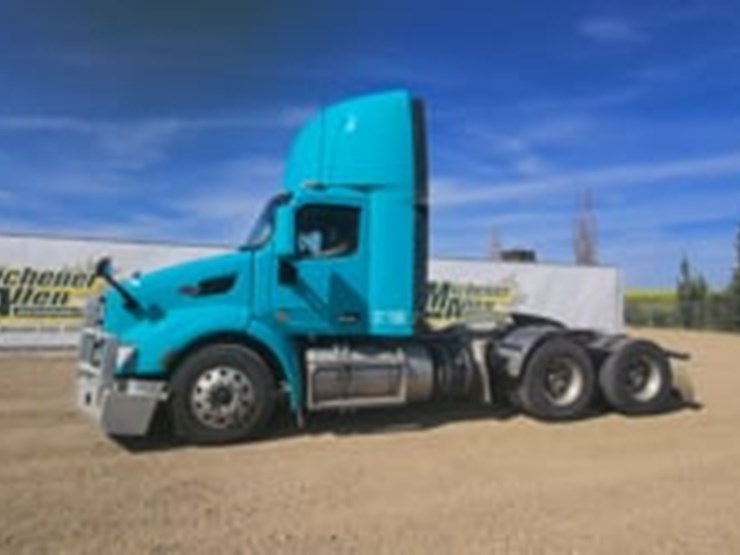 2019-peterbilt-579-image-5