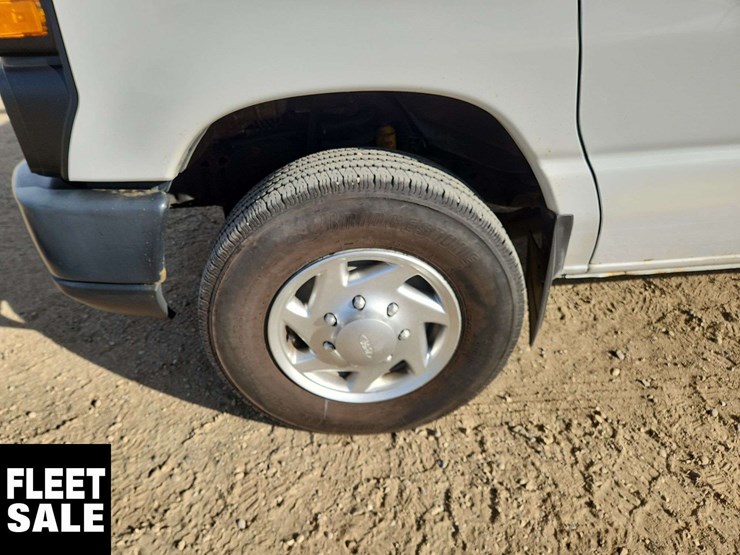 2012-ford-cargo-image-26