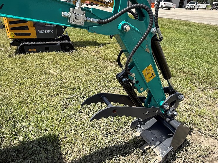 #604-•-2025-cfg-industrial-qk16r-hydraulic-track-type-mini-excavator-image-11