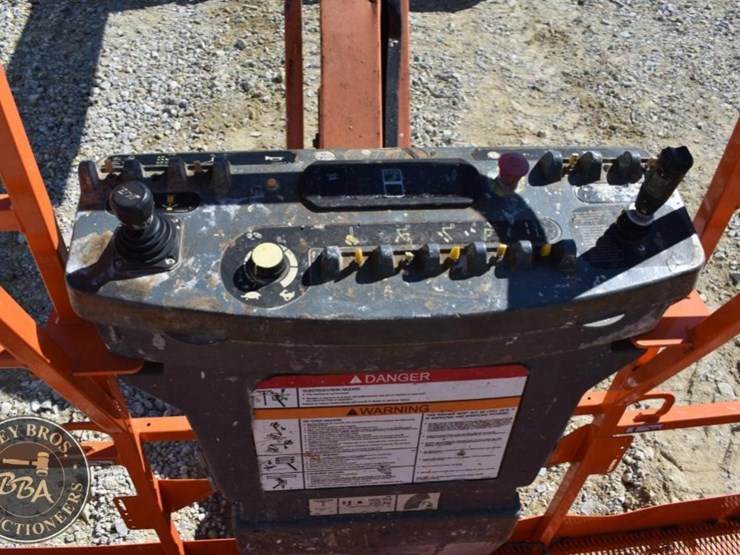 2013-jlg-600aj-image-20