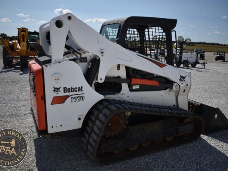 2019-bobcat-t770-image-16