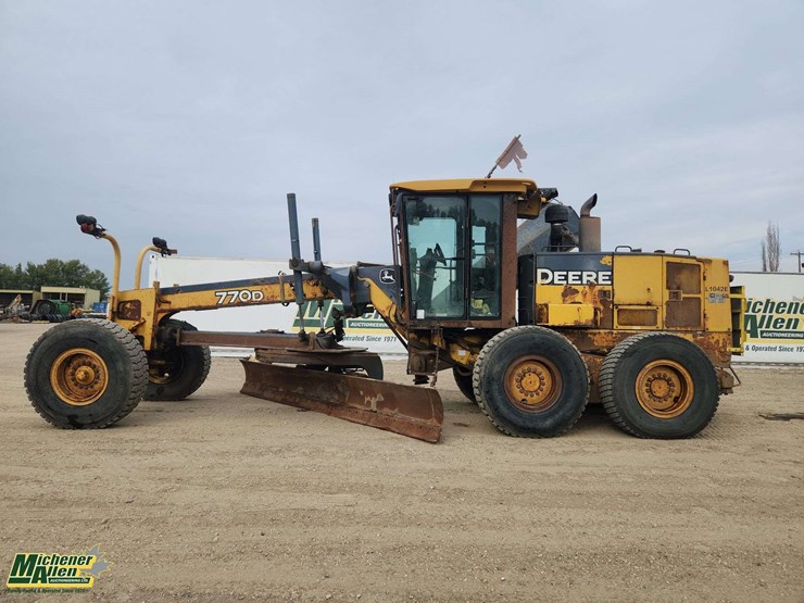 2006-deere-770d-image-19