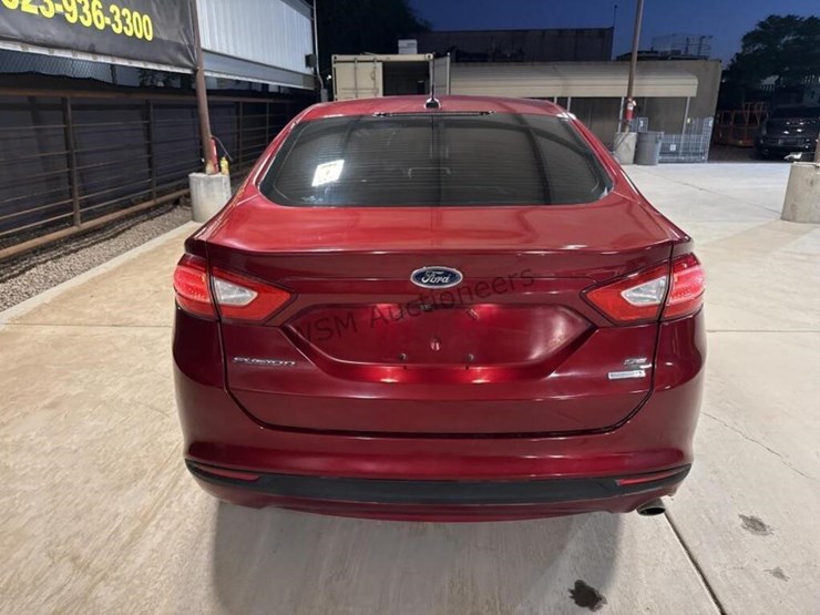 2016-ford-fusion-se-sdn-image-7