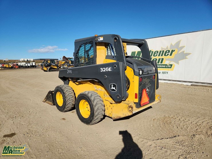 deere-326e-image-3