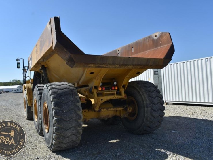 2012-caterpillar-740b-image-42