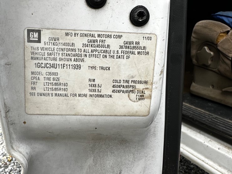 2001-chevrolet-3500-image-7