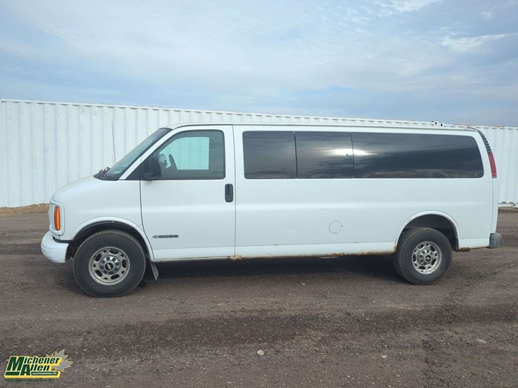2001-chevrolet-express-3500-image-7