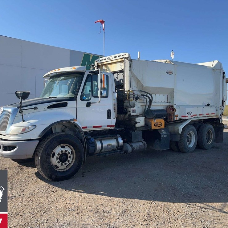 2016 INTERNATIONAL WORKSTAR 7400