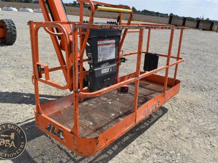 2006-jlg-660sj-image-22