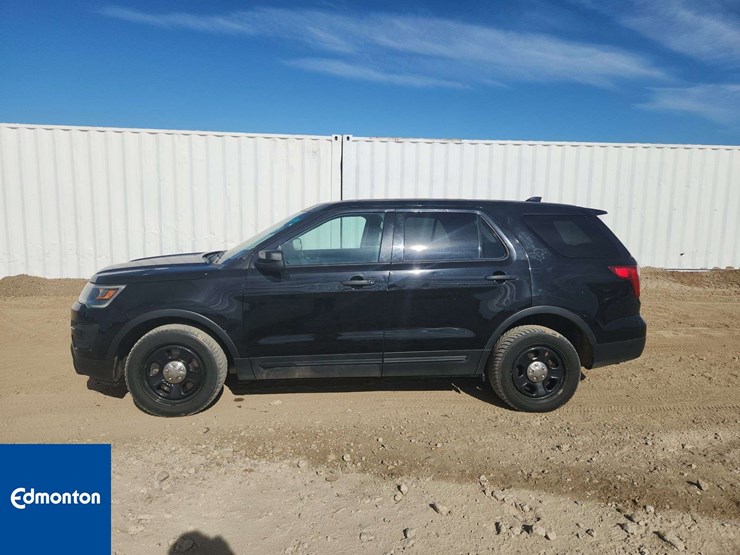 2016-ford-explorer-image-19