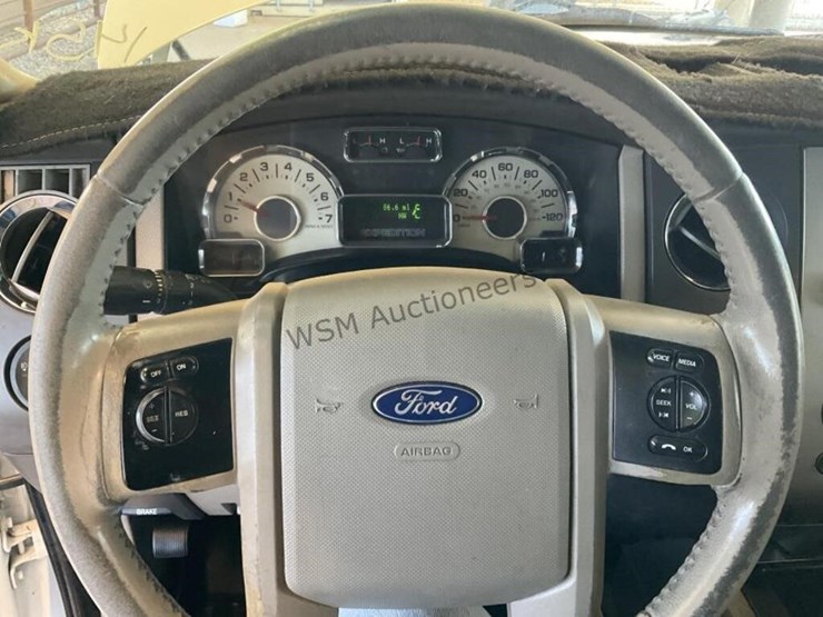 2014-ford-expedition-image-17