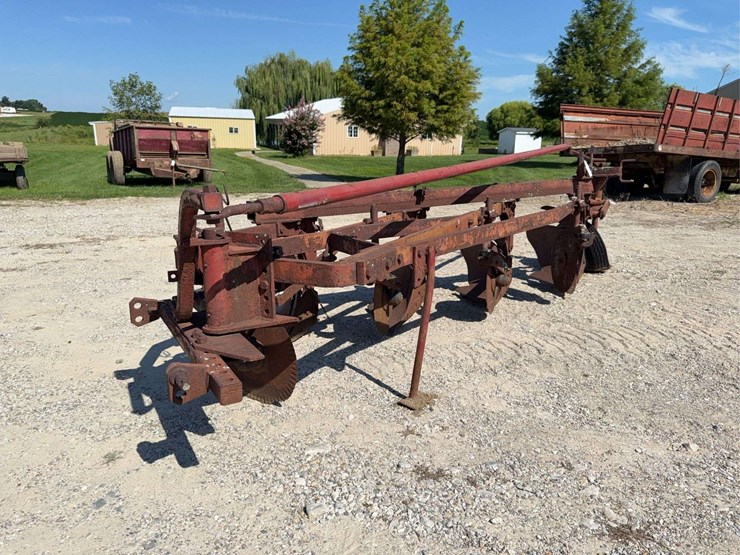4-bottom-plow-image-2