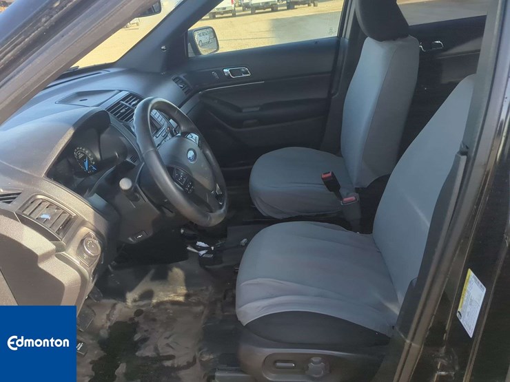 2018-ford-explorer-image-17